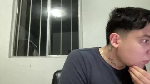 Snapshot of garypinepineapple chatting on April 2026 06:16:01 AM garypinepineapple online show from April 2026 06:16:01 AM