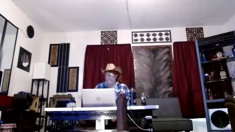 Snapshot of gatewaylaptop2019 chatting on October 2025 06:56:01 PM gatewaylaptop2019 online show from October 2025 06:56:01 PM