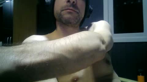 gauchors21 online show from May 2026 02:42:02 AM