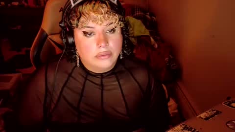 Trans Exhib Mommie online show from January 2026 08:30:01 AM