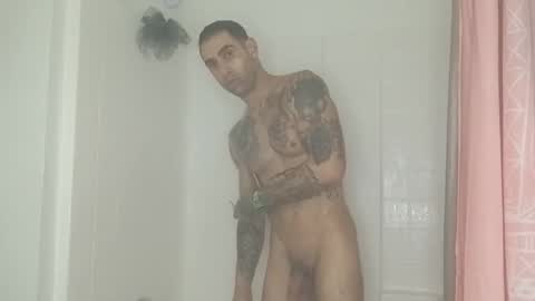 Snapshot of geekedoutlabs chatting on November 2025 04:07:02 PM Zanecubano online show from November 2025 04:07:02 PM