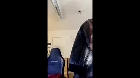 Snapshot of geekedoutlabs chatting on December 2025 02:21:01 PM Zanecubano online show from December 2025 02:21:01 PM