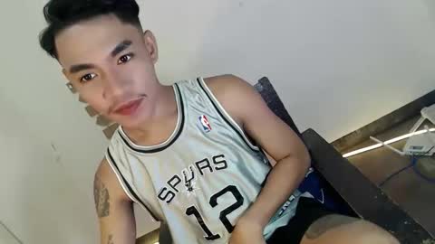 Snapshot of gelluxxx chatting on April 2026 11:15:01 AM gelo online show from April 2026 11:15:01 AM