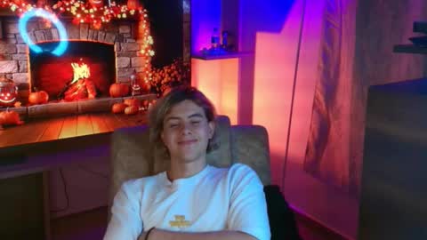 Snapshot of gemdominus chatting on October 2025 02:03:02 AM Gem Dominus online show from October 2025 02:03:02 AM