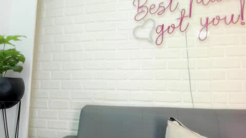 geminis muentes online show from November 2025 07:18:01 PM