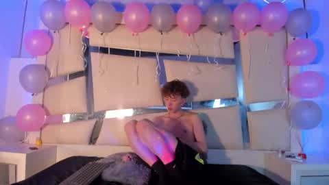 Genesis online show from November 2025 04:23:02 AM