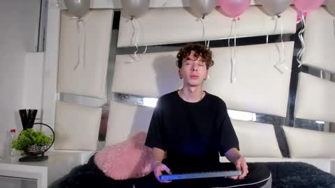 Genesis online show from November 2025 03:39:01 AM