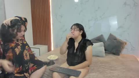 genesis_y_moon online show from June 2026 10:42:01 AM