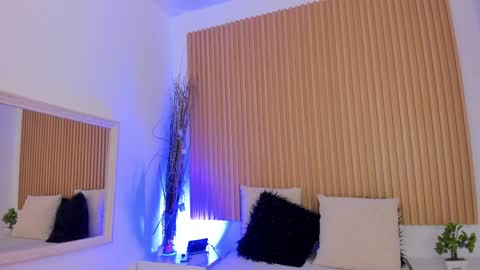     online show from April 2026 12:39:01 PM