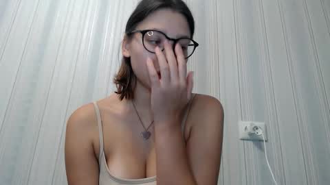 genev__ievee online show from November 2025 06:41:02 PM