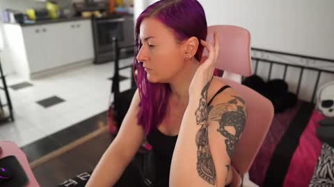 Genny Rock   and  online show from February 2025 03:20:02 PM