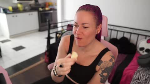 Genny Rock   and  online show from February 2025 04:33:02 PM