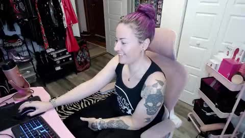 Genny Rock   and  online show from September 2025 12:33:01 AM