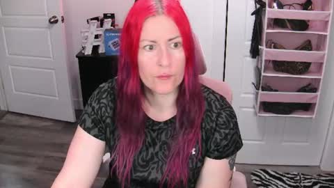 Snapshot of gennyrock chatting on June 2026 02:52:01 PM Genny Rock and online show from June 2026 02:52:01 PM