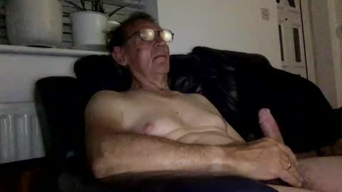 Snapshot of geoff242535 chatting on October 2025 09:59:02 PM geoff242535 online show from October 2025 09:59:02 PM