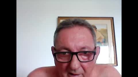 Snapshot of georg1412 chatting on May 2026 01:18:02 PM georg1412 online show from May 2026 01:18:02 PM