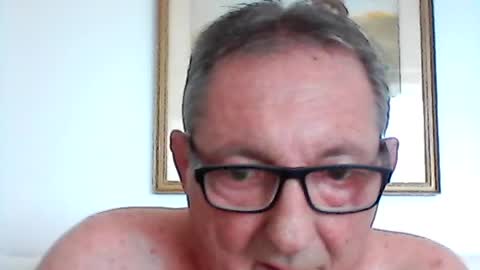Snapshot of georg1412 chatting on June 2026 01:21:01 PM georg1412 online show from June 2026 01:21:01 PM