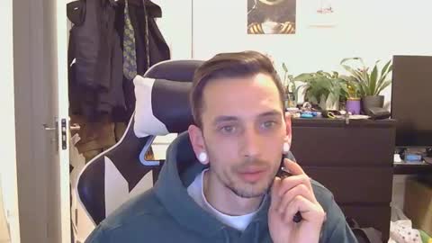 Snapshot of georgek0011 chatting on March 2026 02:51:02 AM georgek0011 online show from March 2026 02:51:02 AM