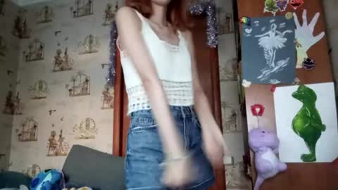 Snapshot of georgianahaeussler chatting on May 2026 04:15:02 PM Ellie online show from May 2026 04:15:02 PM