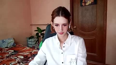 Snapshot of georgianahaeussler chatting on June 2026 03:38:02 PM Ellie online show from June 2026 03:38:02 PM