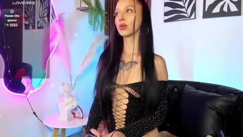 Snapshot of georgina_caruso chatting on January 2025 12:39:01 PM Georgina Caruso online show from January 2025 12:39:01 PM