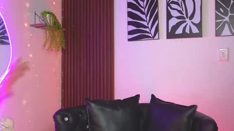 Snapshot of georgina_caruso chatting on March 2025 11:59:02 PM Georgina Caruso online show from March 2025 11:59:02 PM