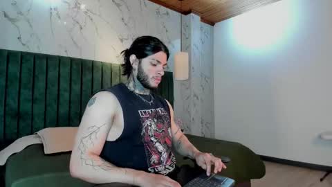 Snapshot of georgios_makris chatting on December 2025 03:23:01 AM Georgios Makris online show from December 2025 03:23:01 AM