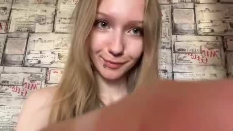 Snapshot of gertrudeuran chatting on July 2026 05:16:01 AM Sophie online show from July 2026 05:16:01 AM