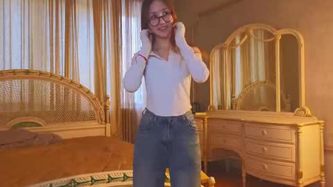 Kristy online show from April 2026 02:15:02 PM