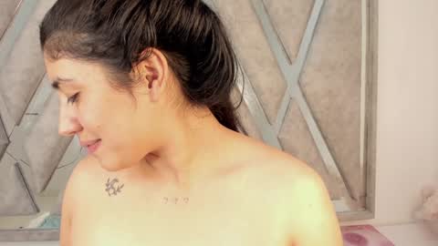 Danna Astrom online show from January 2025 11:01:02 AM