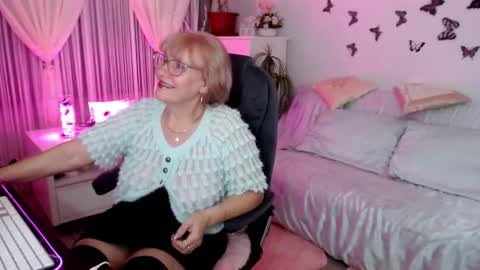 Snapshot of ghertrudequeen chatting on November 2025 04:44:02 AM Ghertrudequeen online show from November 2025 04:44:02 AM