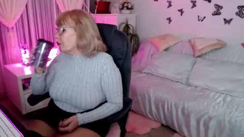 Snapshot of ghertrudequeen chatting on November 2025 04:07:02 AM Ghertrudequeen online show from November 2025 04:07:02 AM