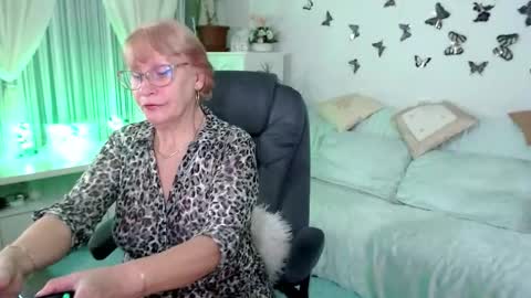 Snapshot of ghertrudequeen chatting on November 2025 04:06:02 AM Ghertrudequeen online show from November 2025 04:06:02 AM