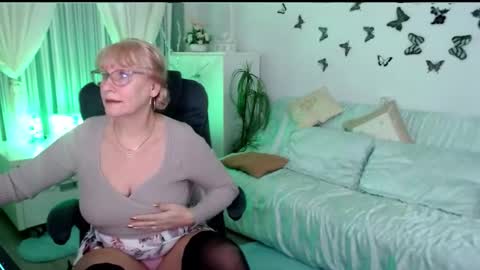 Snapshot of ghertrudequeen chatting on November 2025 05:17:01 AM Ghertrudequeen online show from November 2025 05:17:01 AM