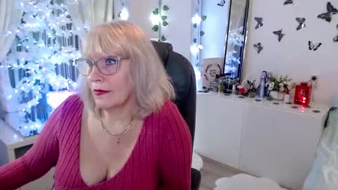 Snapshot of ghertrudequeen chatting on December 2025 04:29:01 AM Ghertrudequeen online show from December 2025 04:29:01 AM