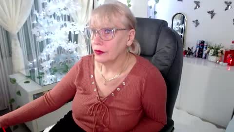 Snapshot of ghertrudequeen chatting on December 2025 04:39:02 AM Ghertrudequeen online show from December 2025 04:39:02 AM