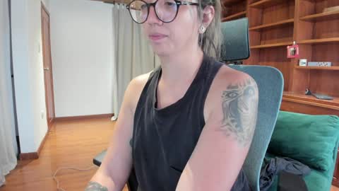 Snapshot of ghostcrimson chatting on December 2024 05:00:02 PM andy online show from December 2024 05:00:02 PM