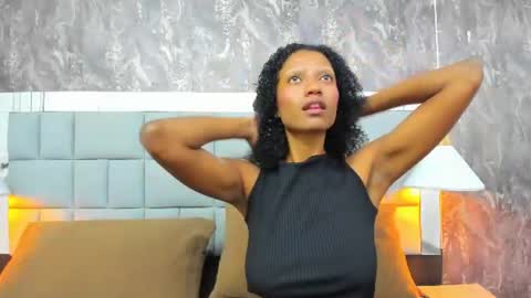 gia_bell online show from July 2026 03:30:01 PM