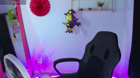 giaaaa   online show from October 2025 12:47:01 AM