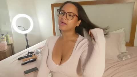 Snapshot of giablue20 chatting on May 2026 02:52:01 AM Gianella online show from May 2026 02:52:01 AM