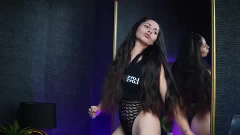 Snapshot of giaeasyice chatting on November 2025 08:51:01 PM Gia online show from November 2025 08:51:01 PM