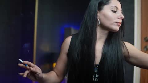 Snapshot of giaeasyice chatting on November 2025 08:44:01 PM Gia online show from November 2025 08:44:01 PM