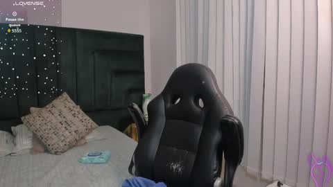 Gia  online show from April 2026 04:52:01 PM