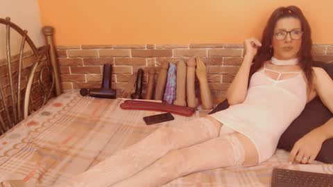 Snapshot of gianina_cd chatting on January 2025 11:33:01 PM Gianina online show from January 2025 11:33:01 PM