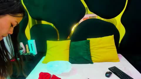 GiannaJohnson online show from December 2025 02:43:02 AM