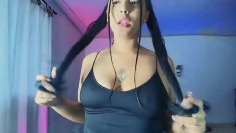 Snapshot of giannaroberts chatting on November 2025 12:04:02 PM Giana Roberts online show from November 2025 12:04:02 PM