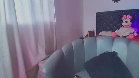 Snapshot of giannaroberts chatting on November 2025 12:16:02 PM Giana Roberts online show from November 2025 12:16:02 PM