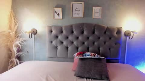 giannaslimjb online show from December 2025 08:04:02 PM