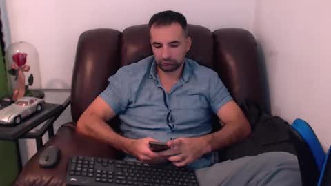 Snapshot of gianni_lion chatting on December 2024 10:12:01 PM Gianni online show from December 2024 10:12:01 PM