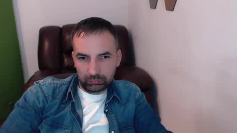 Snapshot of gianni_lion chatting on March 2025 04:18:01 PM Gianni online show from March 2025 04:18:01 PM